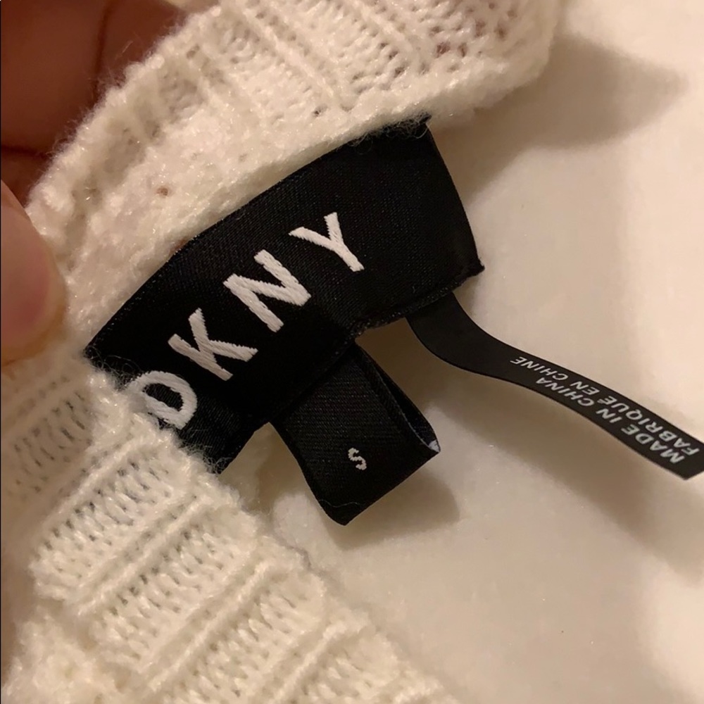 DkNY - Picture 3 of 4